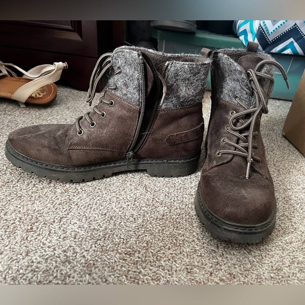 Brown boots